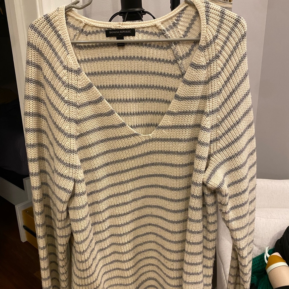 Banana Republic Women's V-Neck Sweater - Cream and Gray Stripes